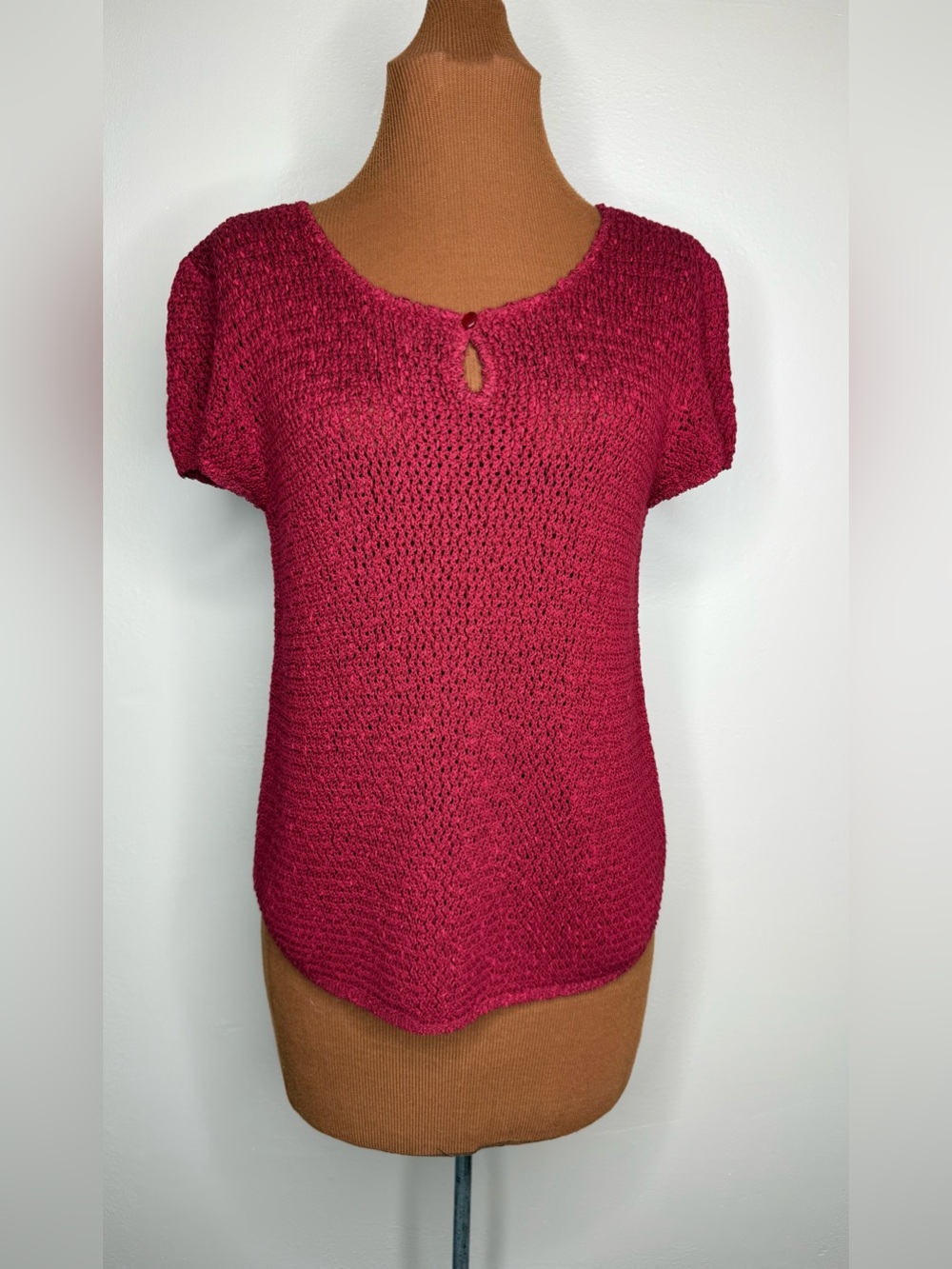 Talbots Silk Blend Cranberry Short-Sleeve Knit Top with Keyhole Opening Small